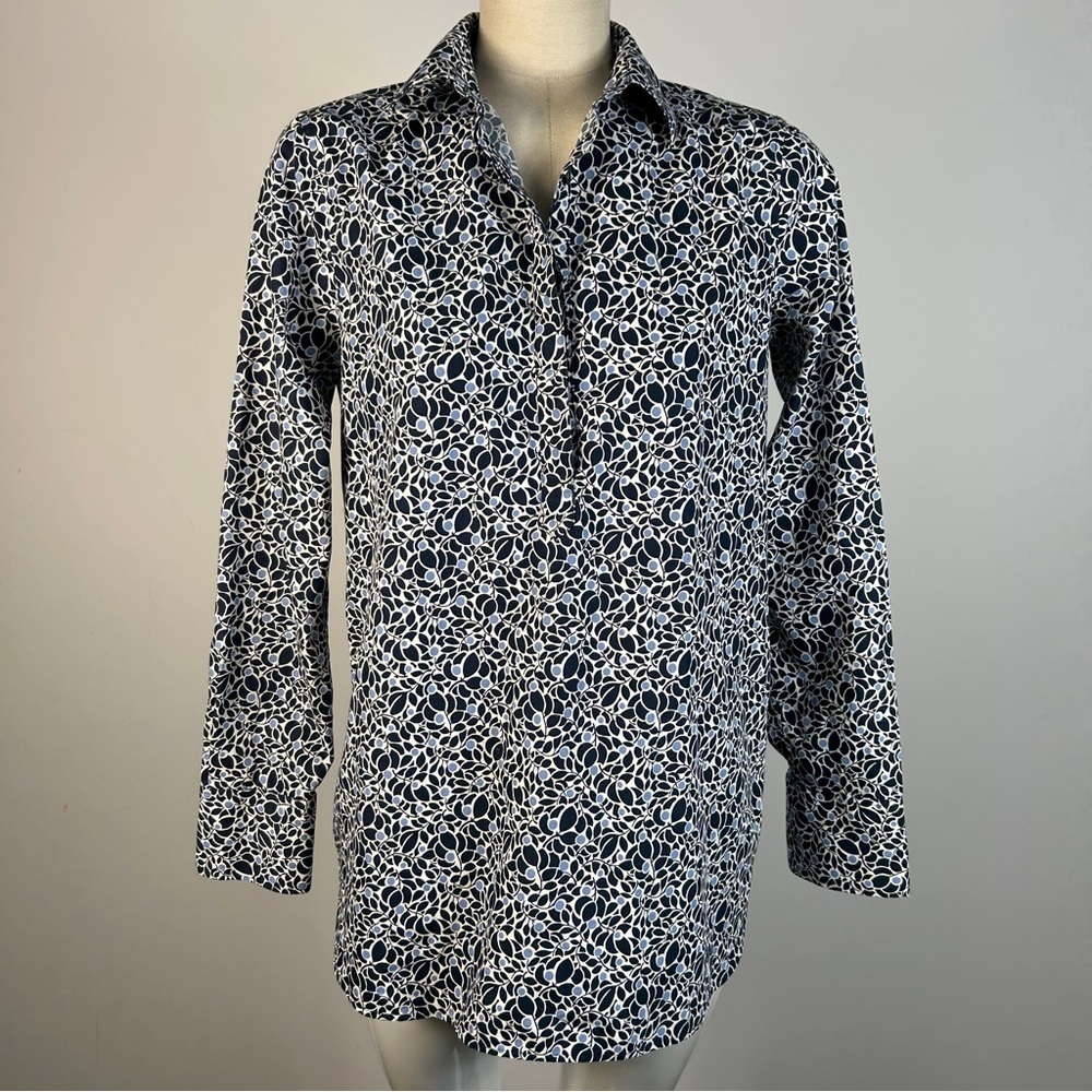 ❤️ Lands' End Women’s Navy and White Patterned Shirt 4